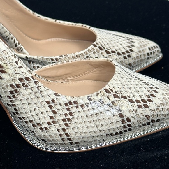 Like new BCBG faux snakeskin pumps animal print heels size 7 - Picture 4 of 10